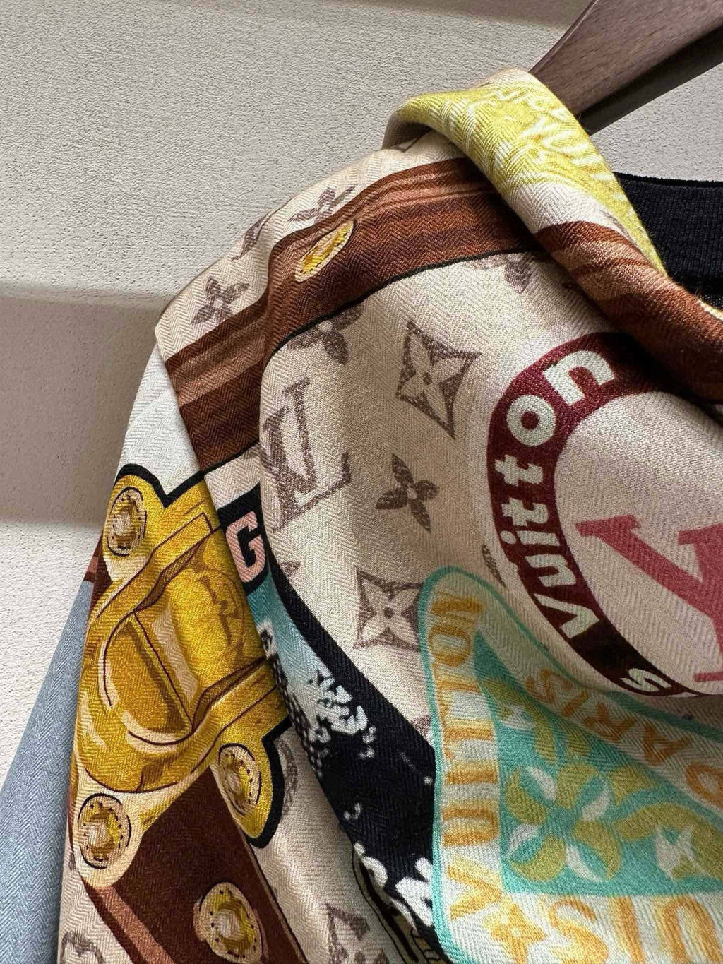 LOUIS VUITTON LV SCARF 140 CM IN SILK 732101