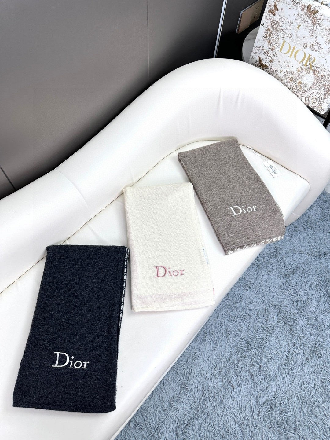 DIOR SCARF 190 CM IN KHAKI BEIGE MIX WHITE CARO CASHMERE 388125