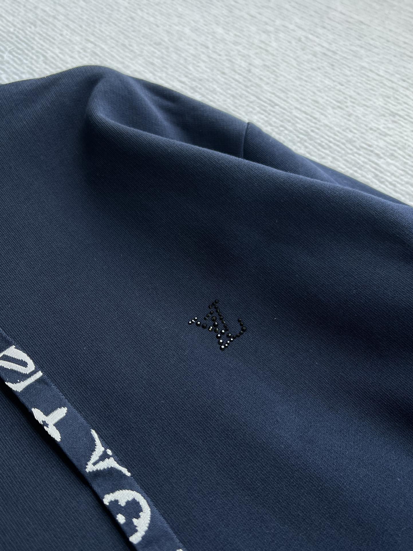 LOUIS VUITTON LOUIS VUITTON HOODED SWEATSHIRT 275702