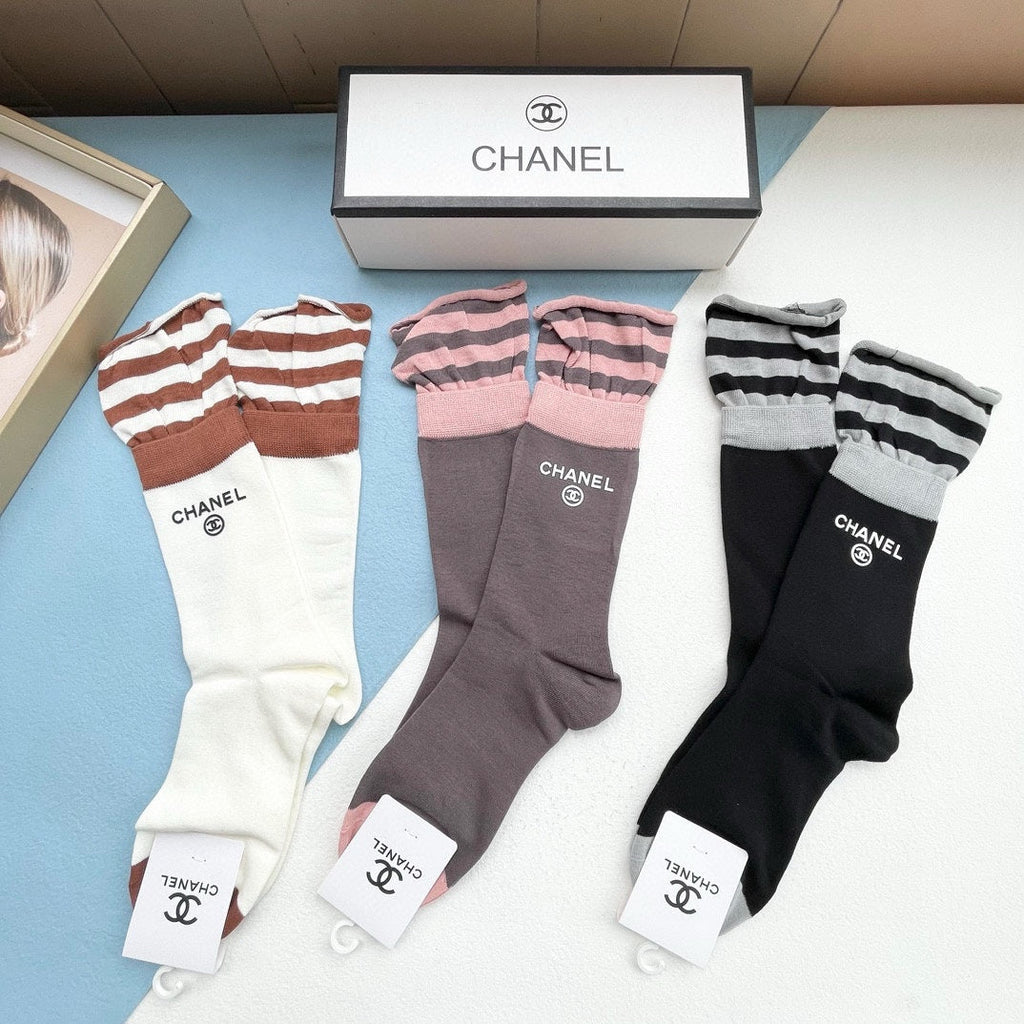 CHANEL CREW SOCKS 409473 ( 1 BOX )