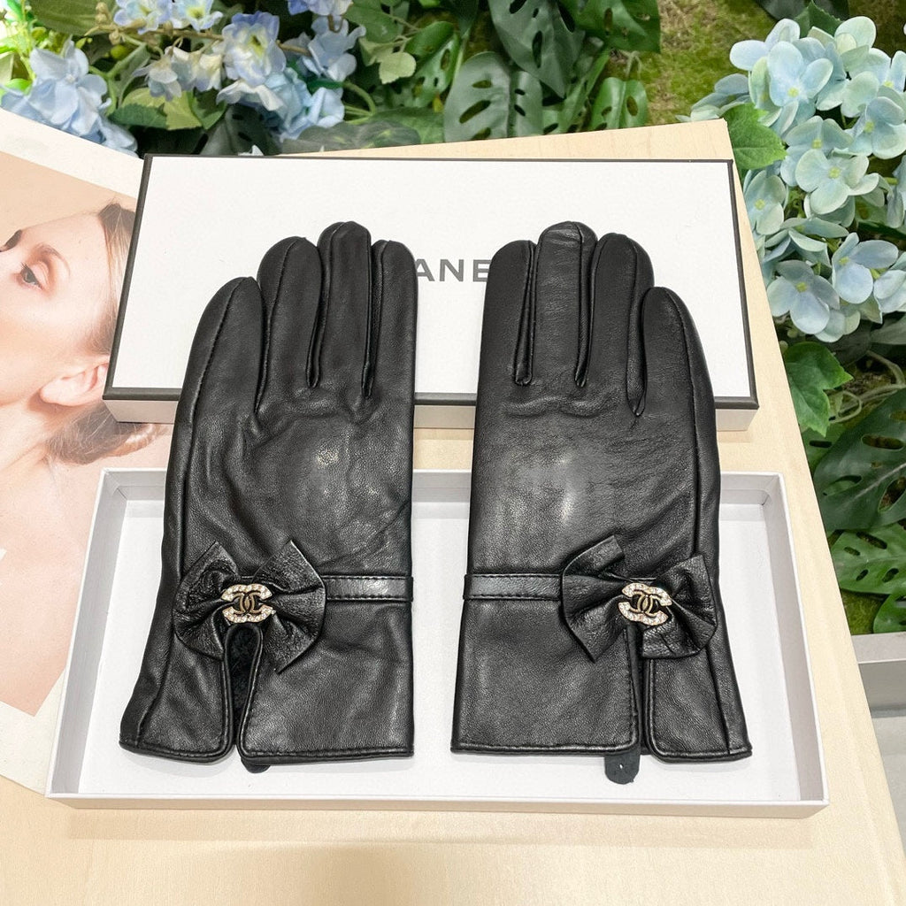 CHANEL GLOVES IN BLACK LAMBSKIN 464978