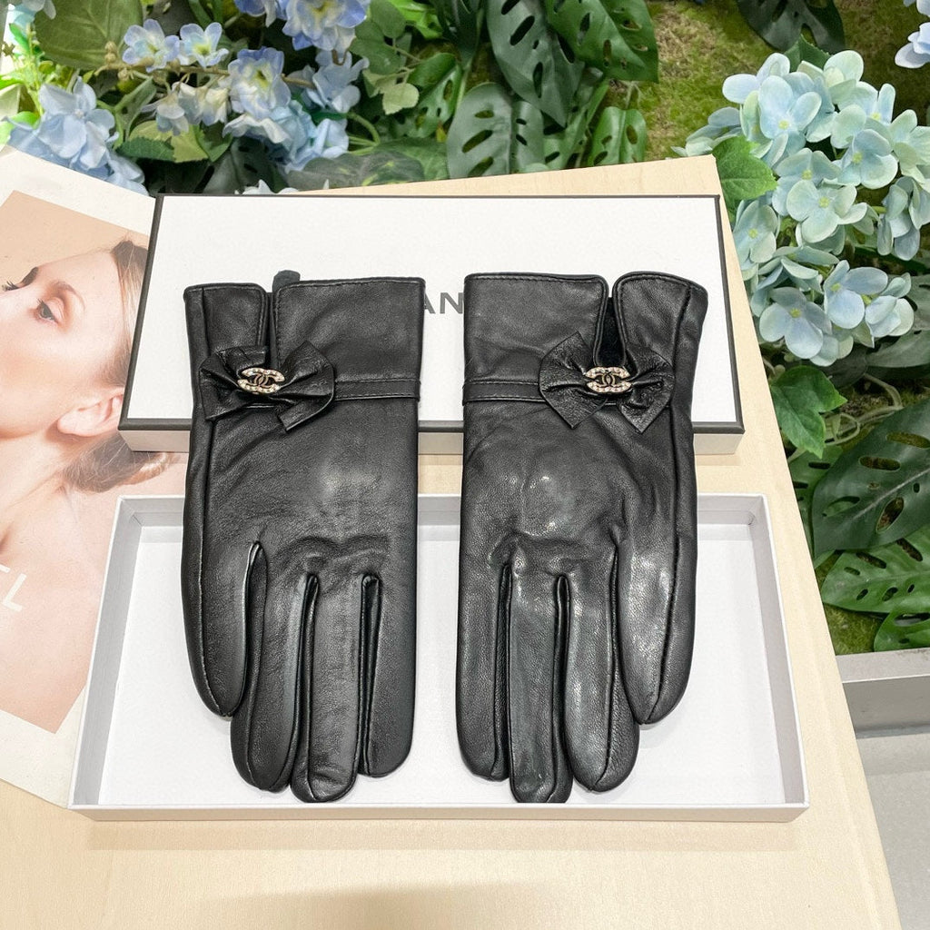 CHANEL GLOVES IN BLACK LAMBSKIN 464978