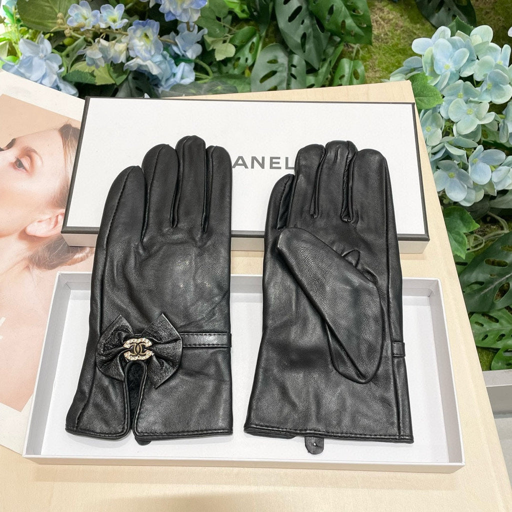CHANEL GLOVES IN BLACK LAMBSKIN 464978