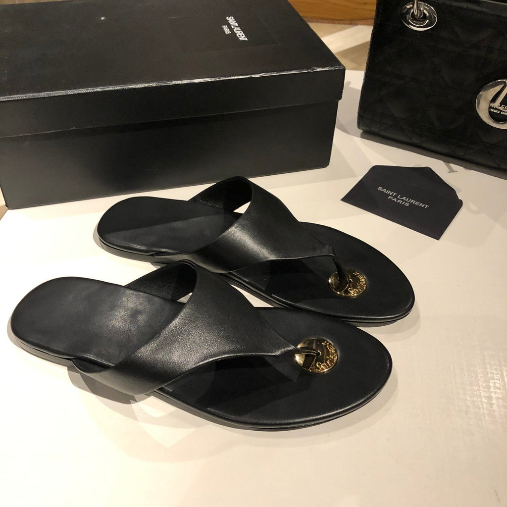 LOUIS VUITTON FLAT THONG IN BLACK CALFSKIN
