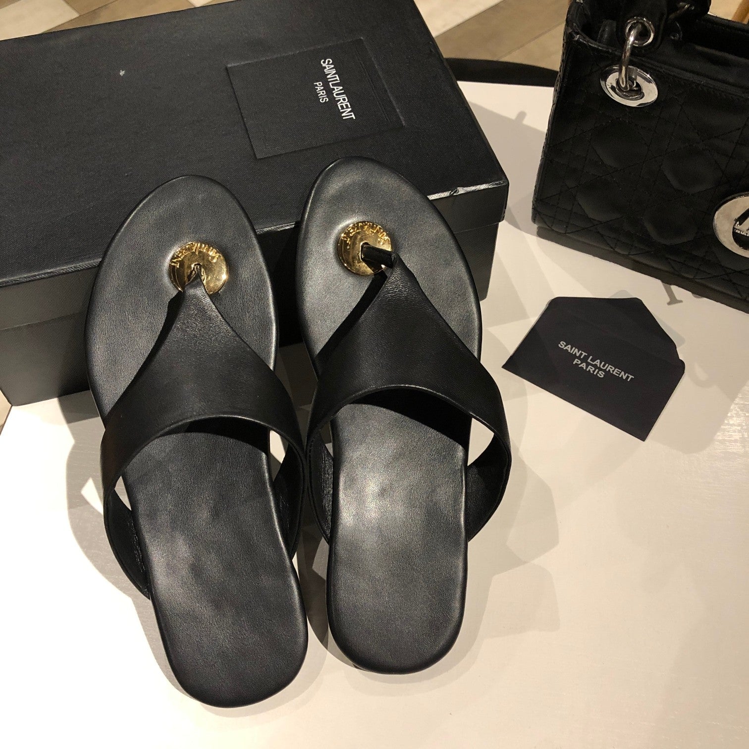 LOUIS VUITTON FLAT THONG IN BLACK CALFSKIN