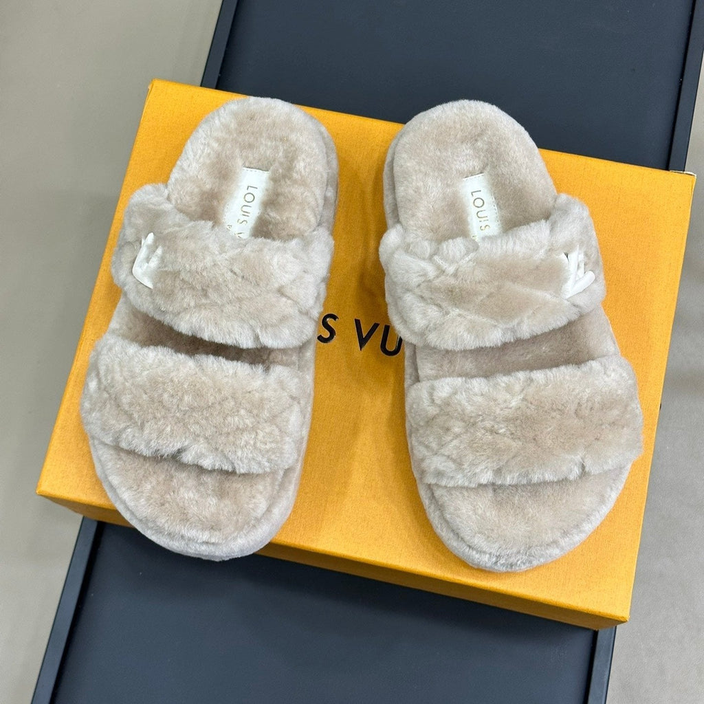 LOUIS VUITTON LV WOMEN SUNSET PLATFORM COMFORT MULE IN BEIGE FLEECE