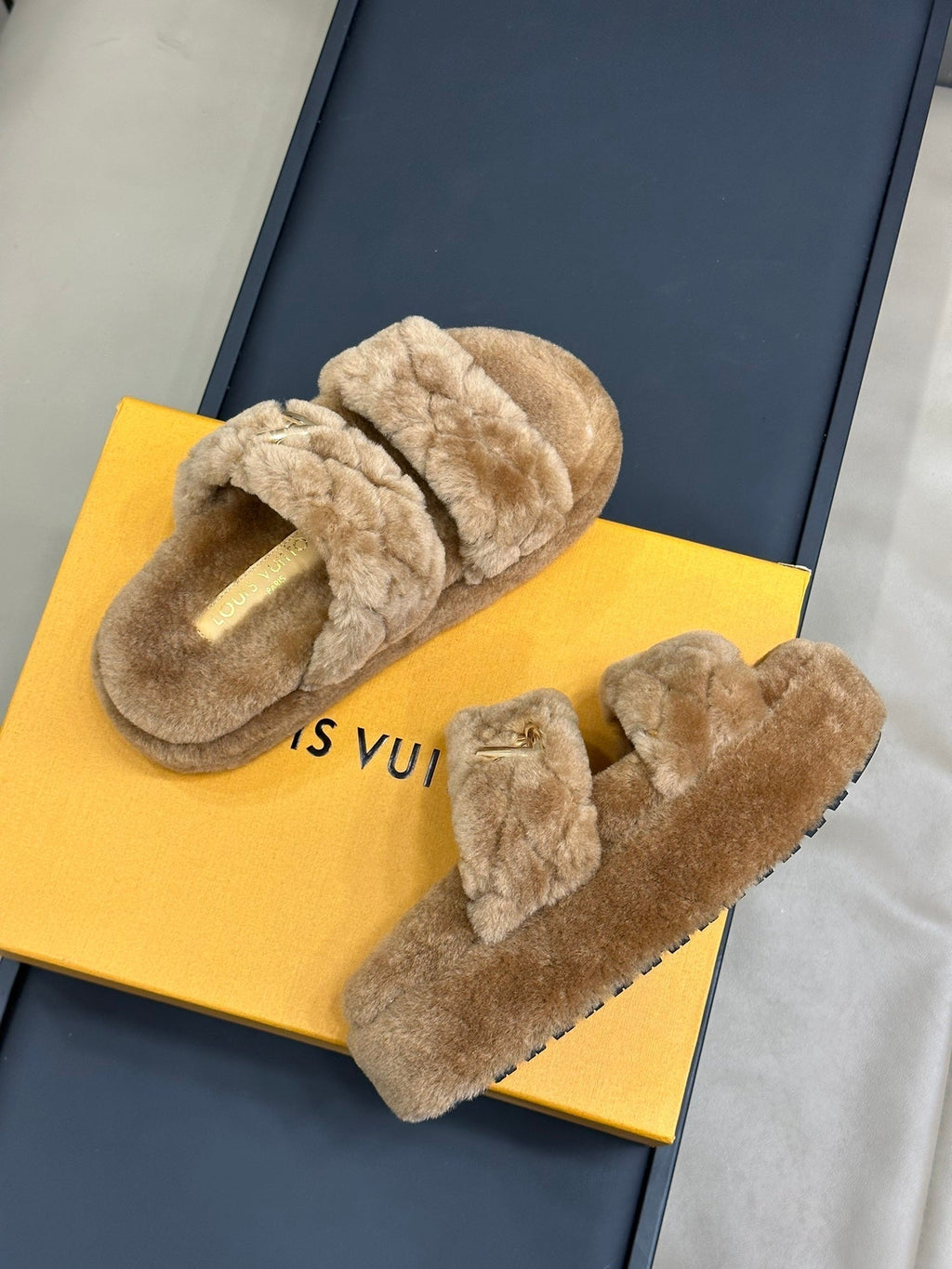 LOUIS VUITTON LV WOMEN'S DAD SANDAL MULE IN CAMEL BROWN FLEECE