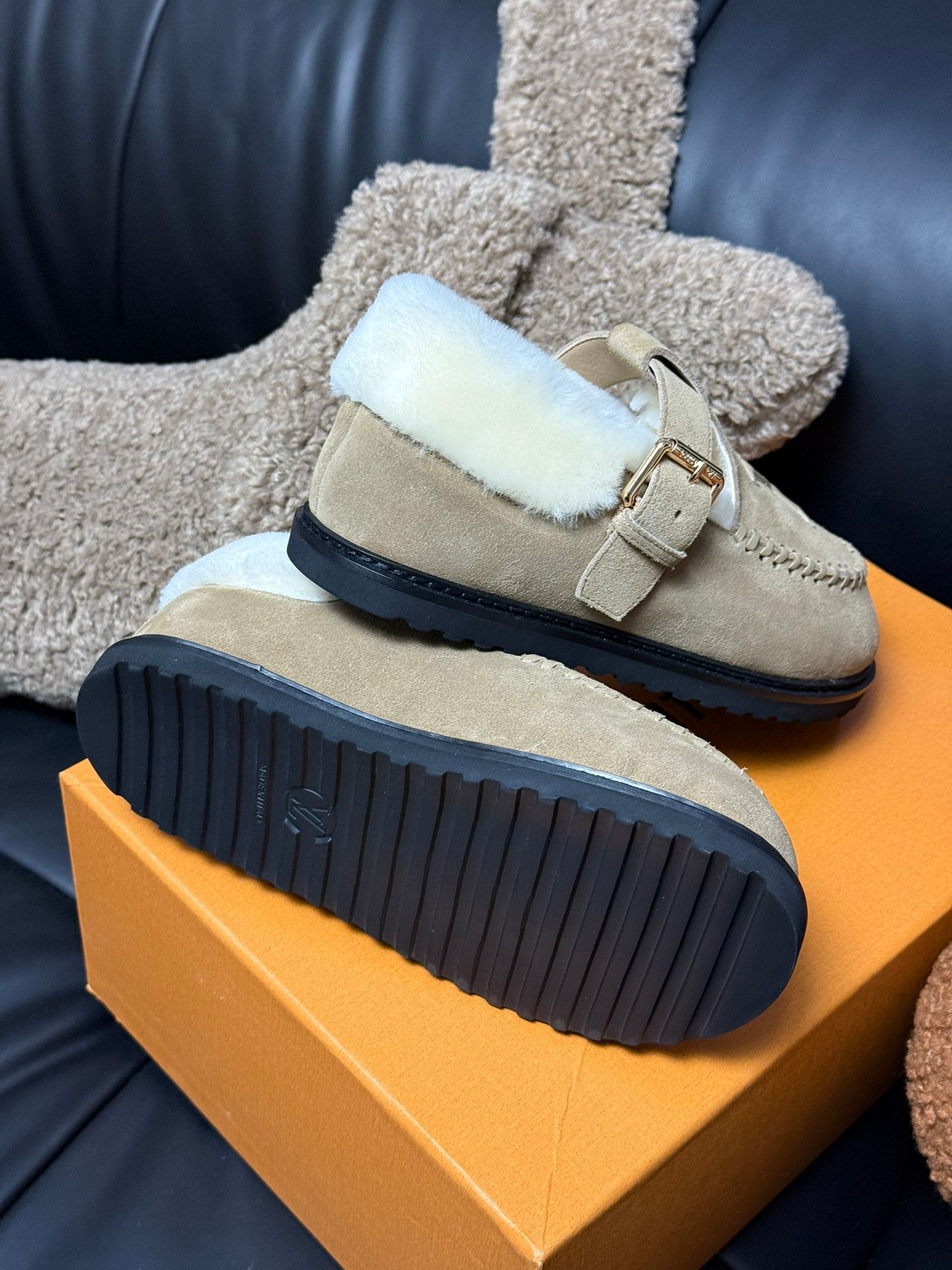 LOUIS VUITTON COLORADO COMFORT MARY JANE IN KHAKI BROWN SUEDE AND SHEARLING LINING