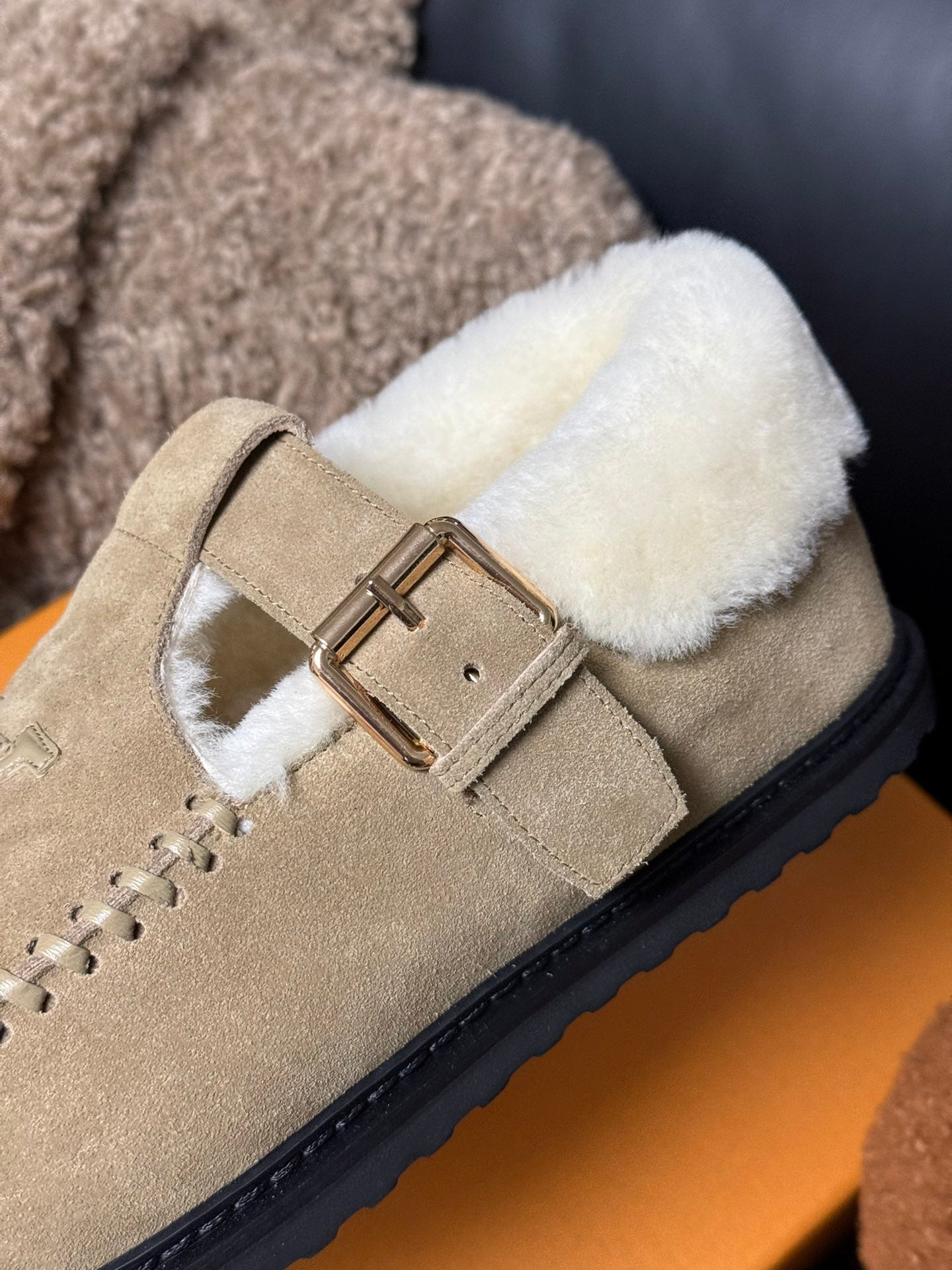 LOUIS VUITTON COLORADO COMFORT MARY JANE IN KHAKI BROWN SUEDE AND SHEARLING LINING
