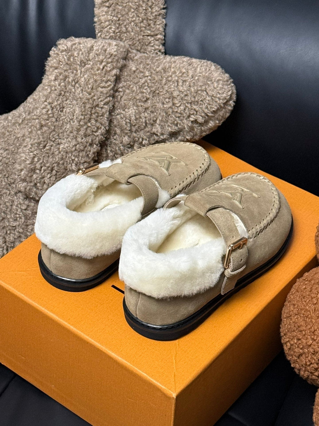 LOUIS VUITTON COLORADO COMFORT MARY JANE IN KHAKI BROWN SUEDE AND SHEARLING LINING