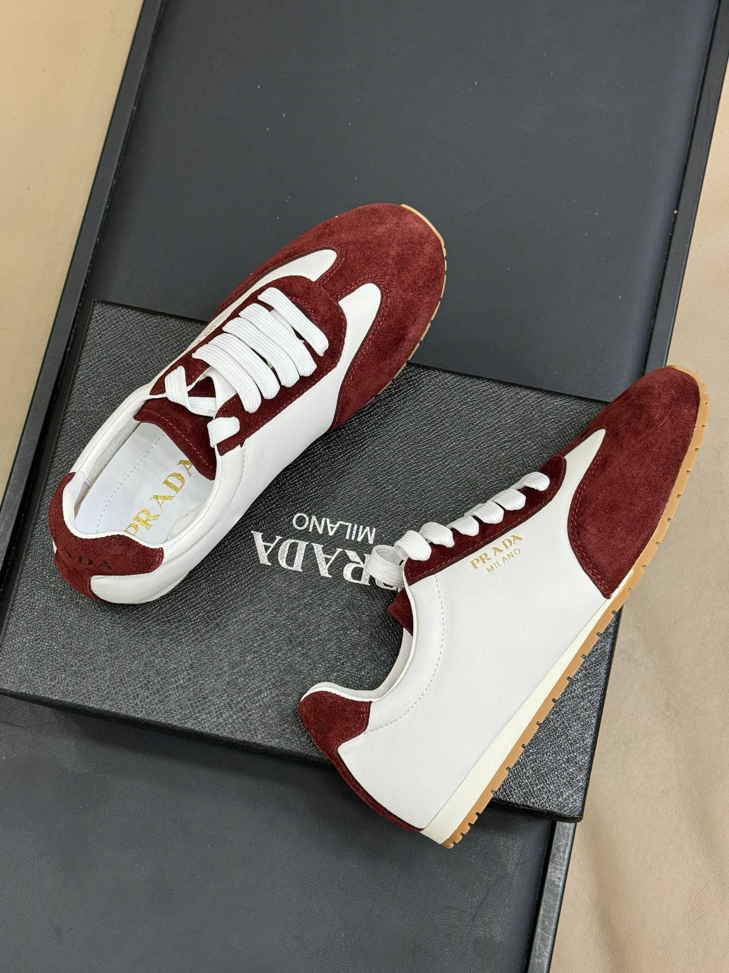 PRADA 25S SNEAKER IN WHITE MIX RK RED SUEDE STYLE 3