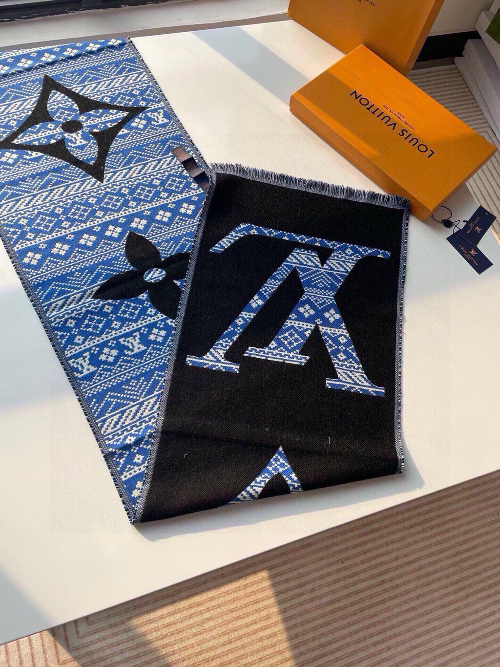 LOUIS VUITTON SCARF 200 CM IN BLACK MIX BLUE WOOL 390040