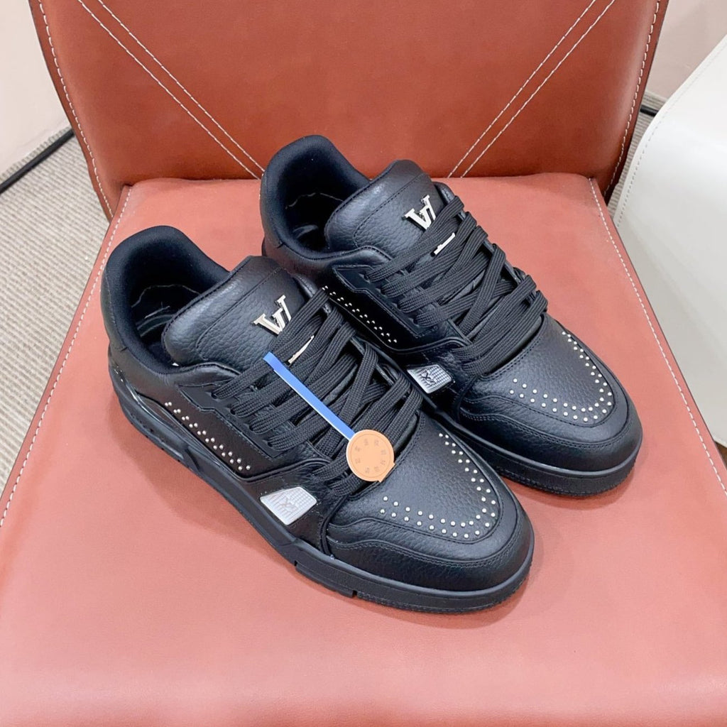 LOUIS VUITTON TRAINER SNEAKER IN BLACK CALFSKIN