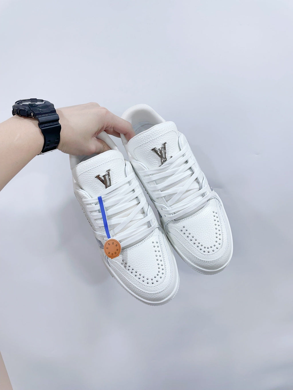 LOUIS VUITTON TRAINER SNEAKER IN WHITE CALFSKIN