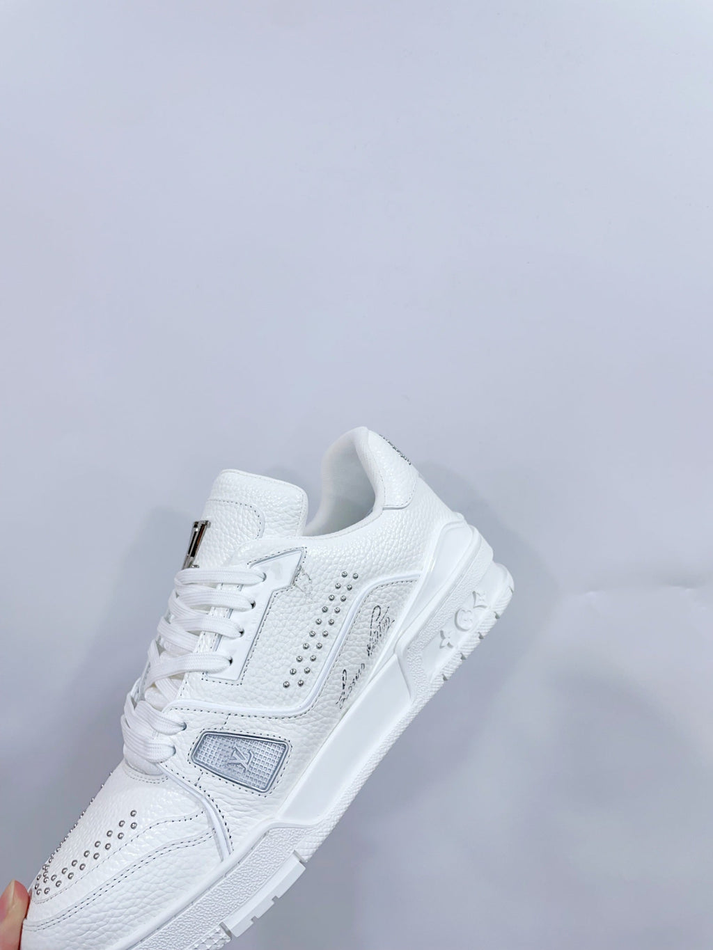 LOUIS VUITTON TRAINER SNEAKER IN WHITE CALFSKIN