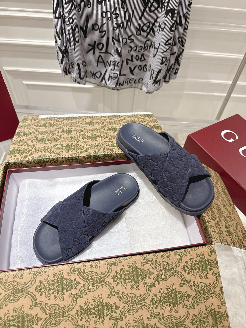 GUCCI SLIDES IN NAVY BLUE SUEDE WITH EMBOSSED LOGO STYLE 10