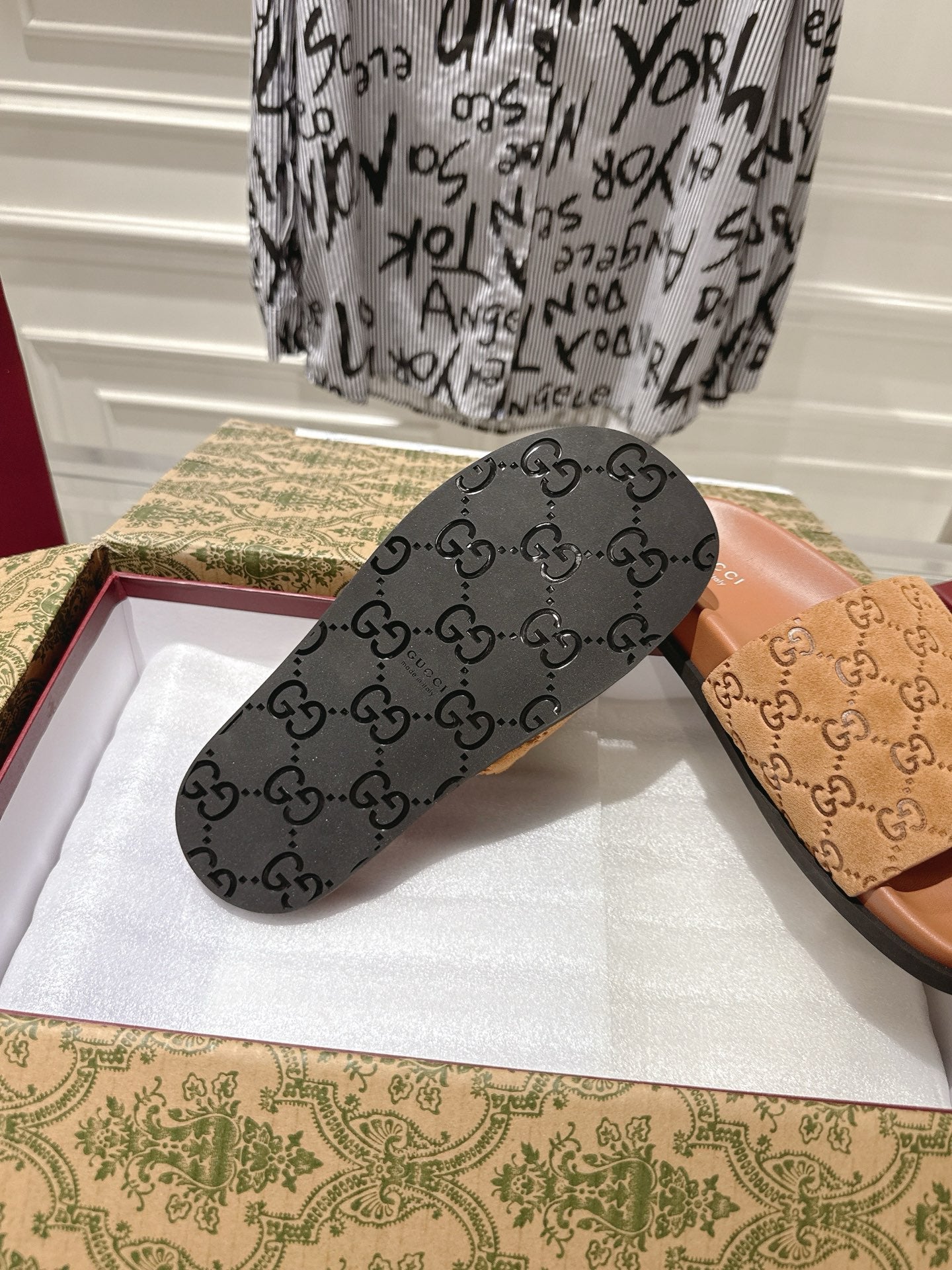 GUCCI SLIDES IN BURNT ORANGE SUEDE WITH EMBOSSED LOGO STYLE 5