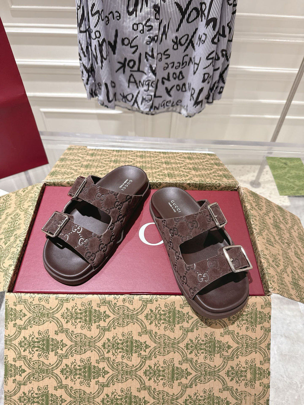 GUCCI SANDALS IN NAVY BROWN SUEDE EMBOSSED LOGO SILVER HARDWARE