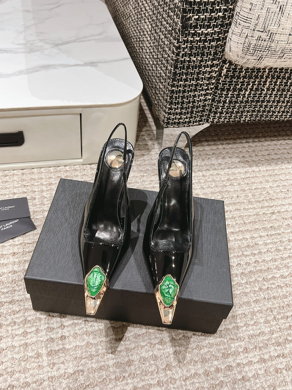 LOUIS VUITTON DUNE HIGH 10 CM SLINGBACK PUMPS IN BLACK PATENT LEATHER WITH GREEN CRYSTAL