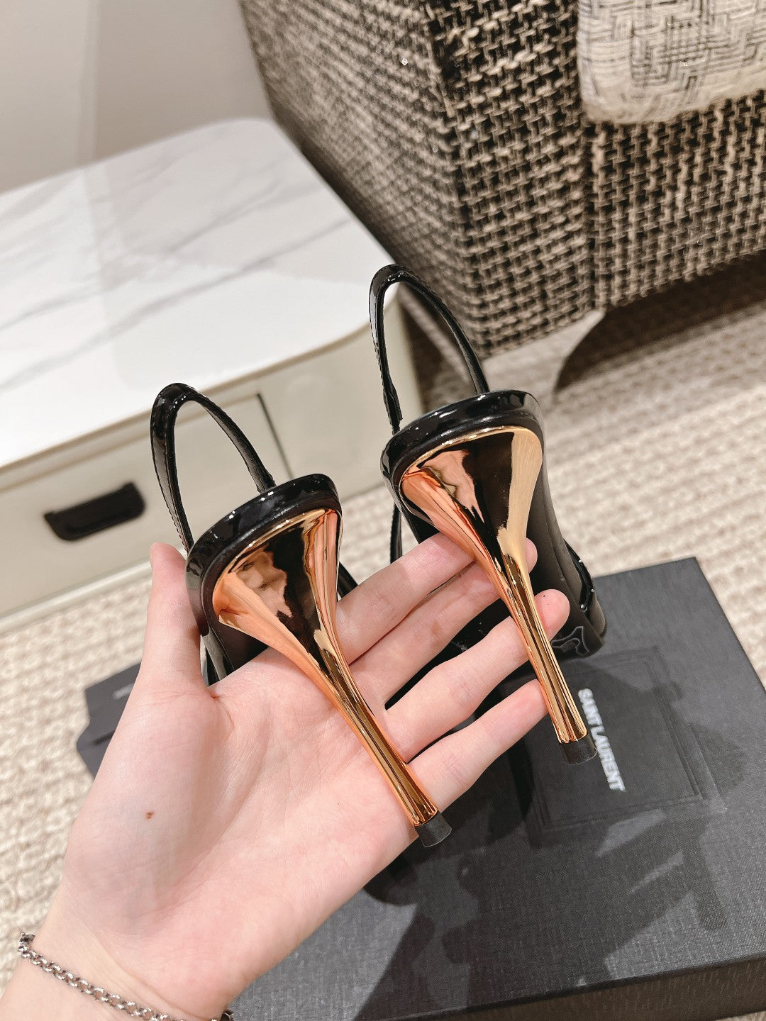 LOUIS VUITTON DUNE HIGH 10 CM SLINGBACK PUMPS IN BLACK PATENT LEATHER WITH GREEN CRYSTAL