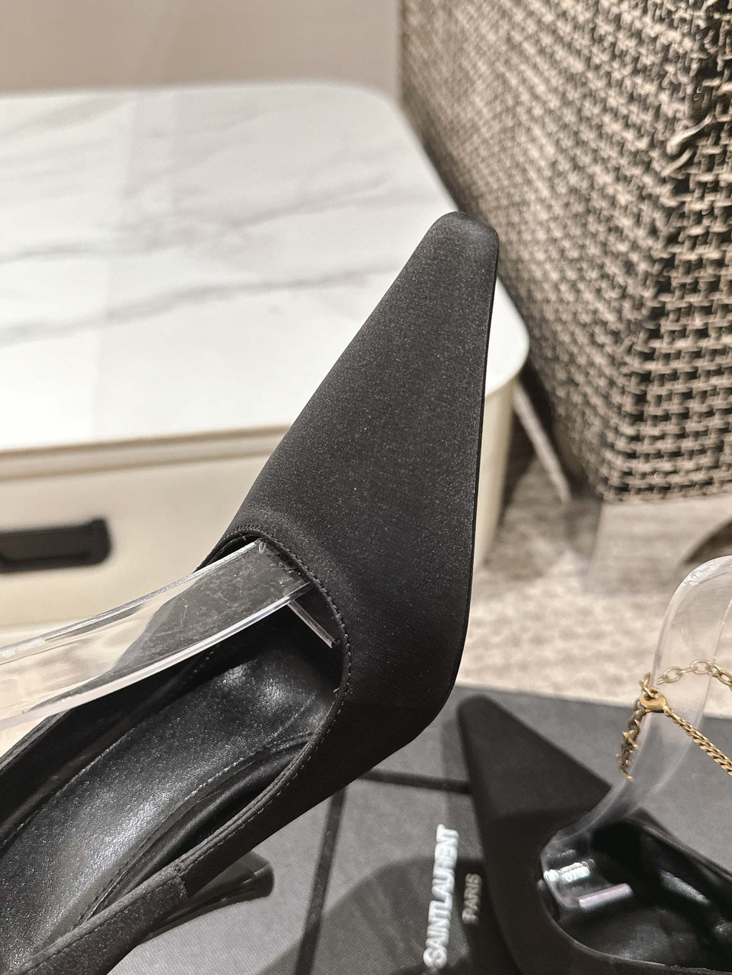 LOUIS VUITTON HIGH PUMP 9 CM IN BLACK SATIN