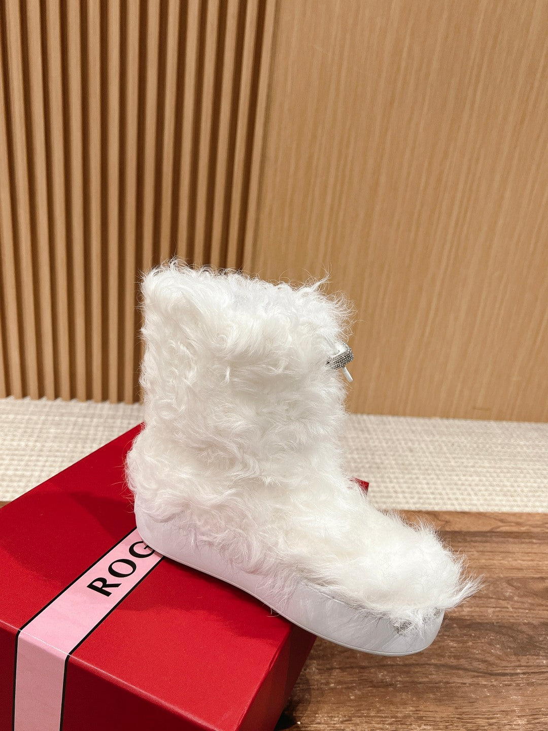 VIV' RANGERS SHEARLING ANKLE BOOT IN WHITE SHEEPSKIN