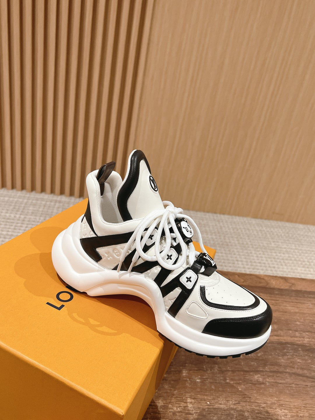 LOUIS VUITTON LV ARCHLIGHT SNEAKER IN WHITE MIX BLACK EMBOSSED CALFSKIN 101058