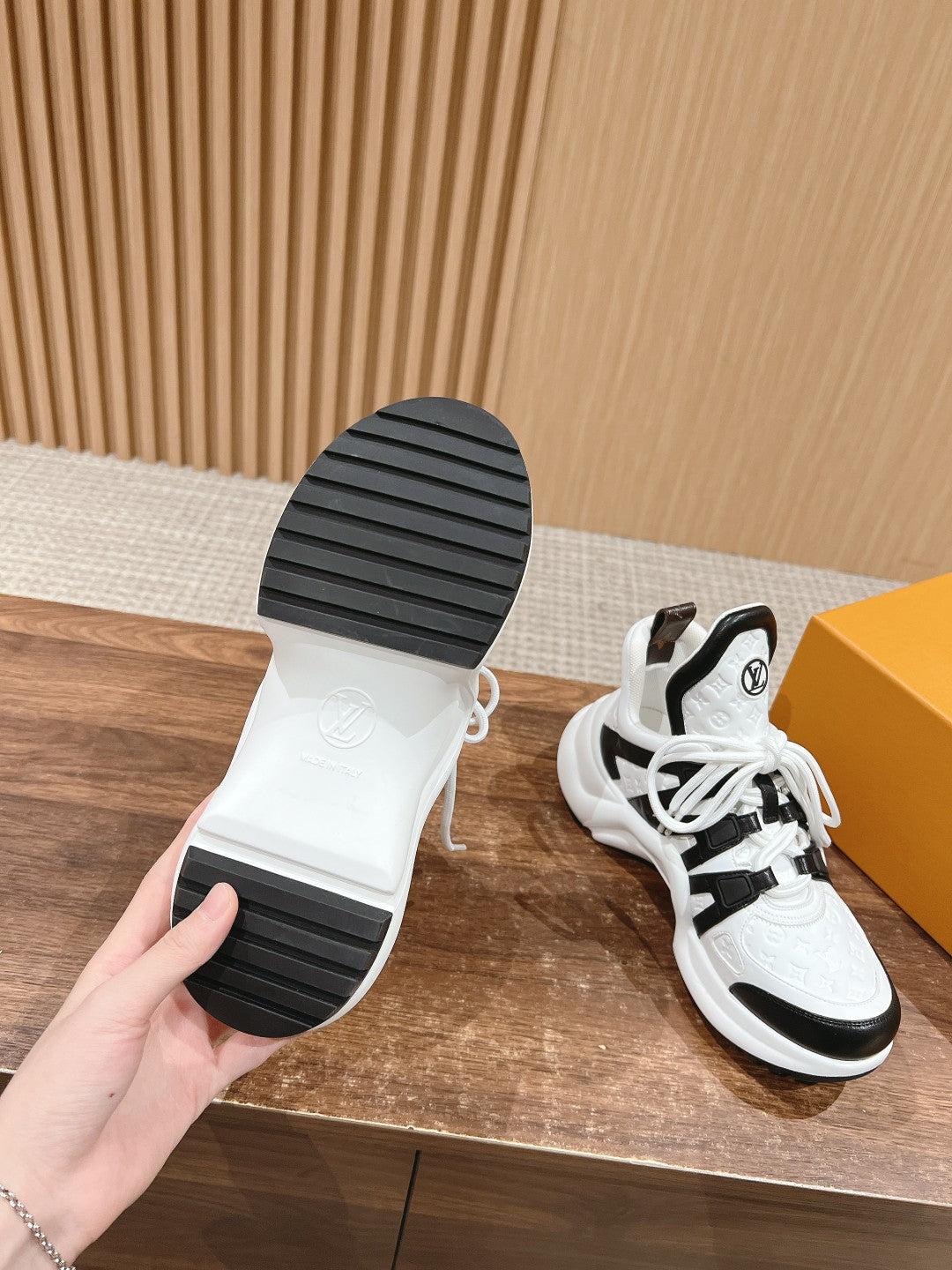 LOUIS VUITTON LV ARCHLIGHT SNEAKER IN WHITE MIX BLACK EMBOSSED CALFSKIN