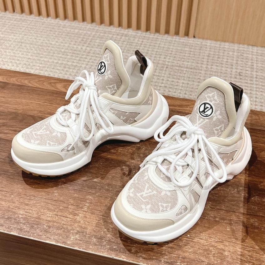 LOUIS VUITTON LV ARCHLIGHT SNEAKER IN WHITE CALFSKIN AND CAMEL BEIGE MONOGRAM DENIM