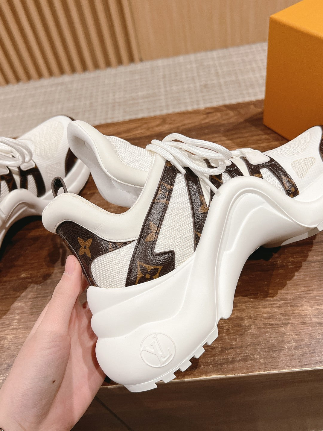LOUIS VUITTON LV ARCHLIGHT SNEAKER IN WHITE CANVAS AND CHOCOLATE BROWN MONOGRAM CALFSKIN