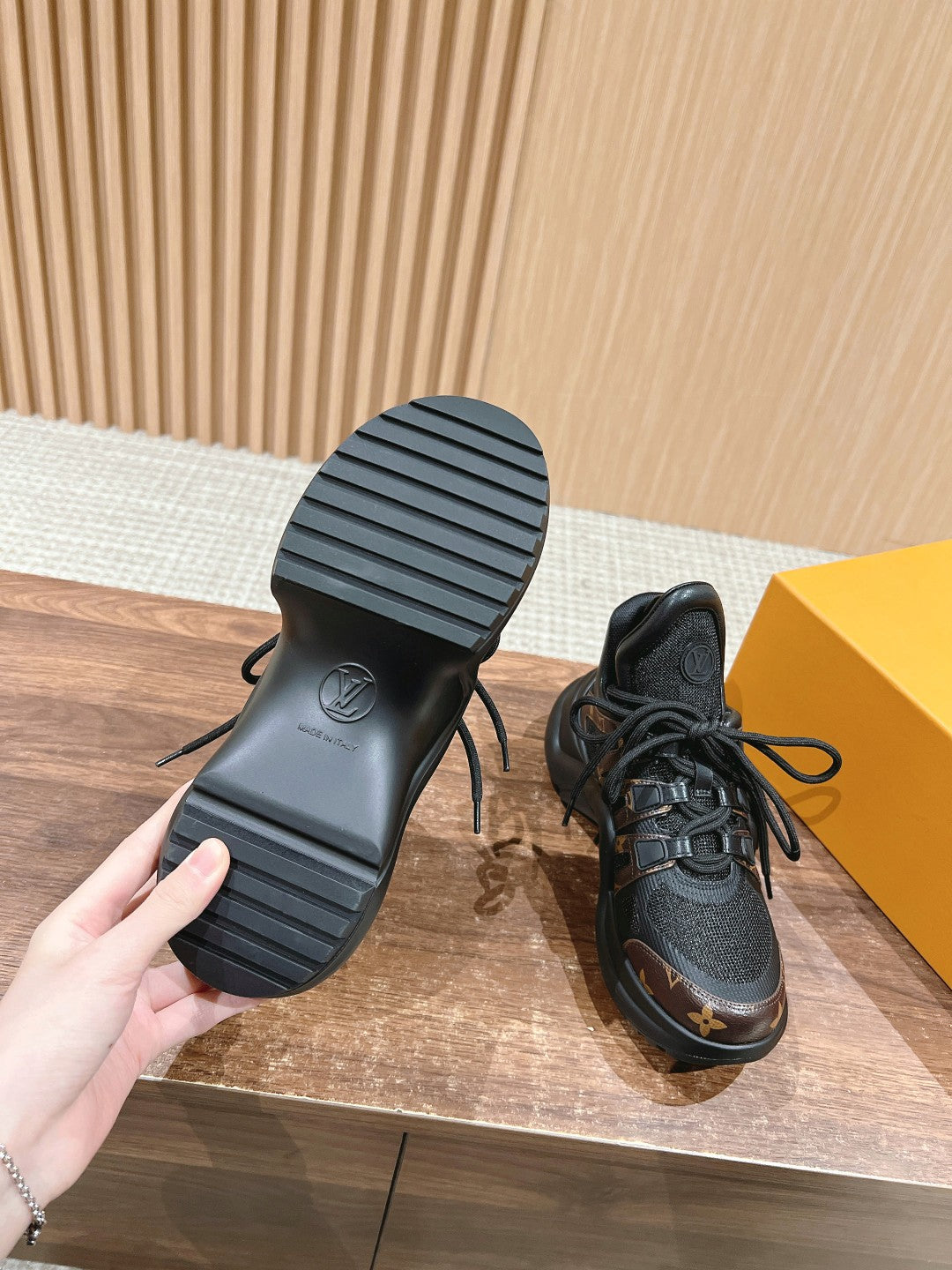 LOUIS VUITTON LV ARCHLIGHT SNEAKER IN BLACK CANVAS AND CHOCOLATE BROWN MONOGRAM CALFSKIN