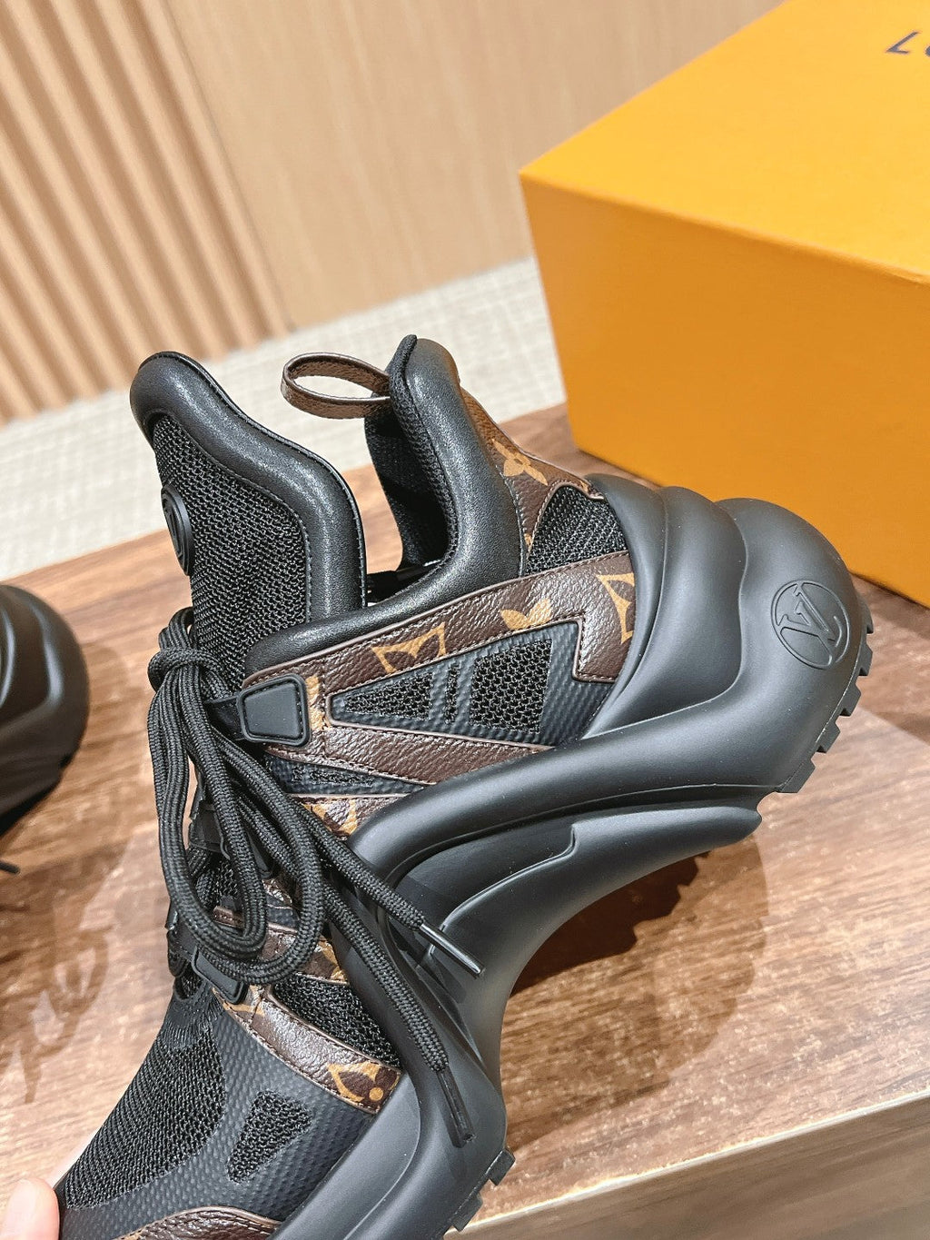 LOUIS VUITTON LV ARCHLIGHT SNEAKER IN BLACK CANVAS AND CHOCOLATE BROWN MONOGRAM CALFSKIN