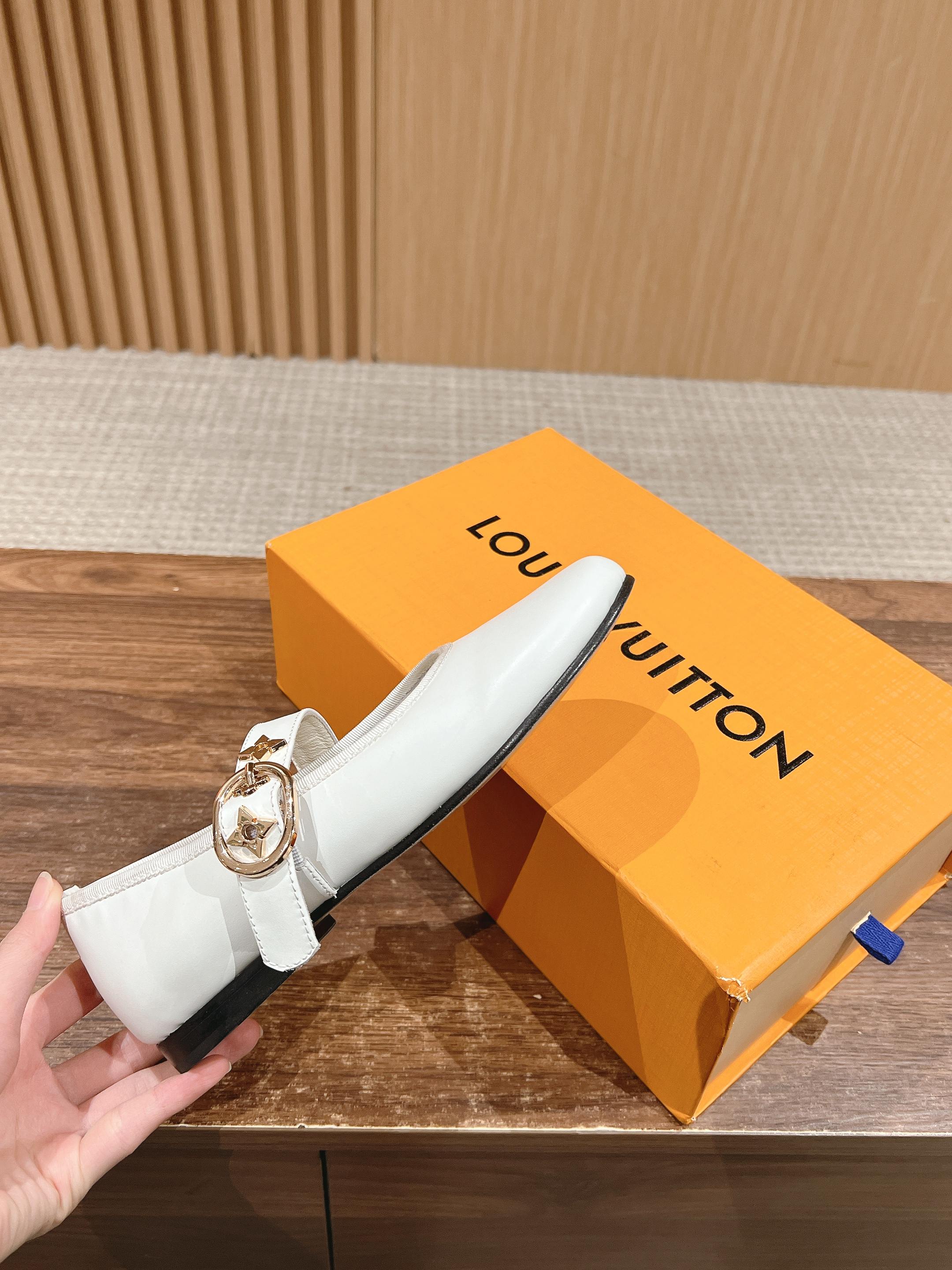 LOUIS VUITTON MARY JANE FLAT IN WHITE CALFSKIN