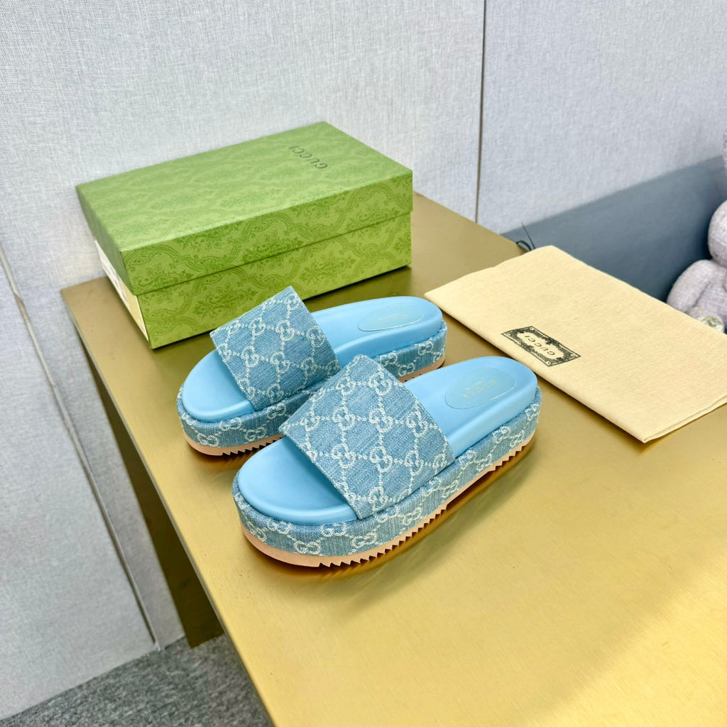GUCCI PLATFORM SLIDE SANDAL SKY CANVAS