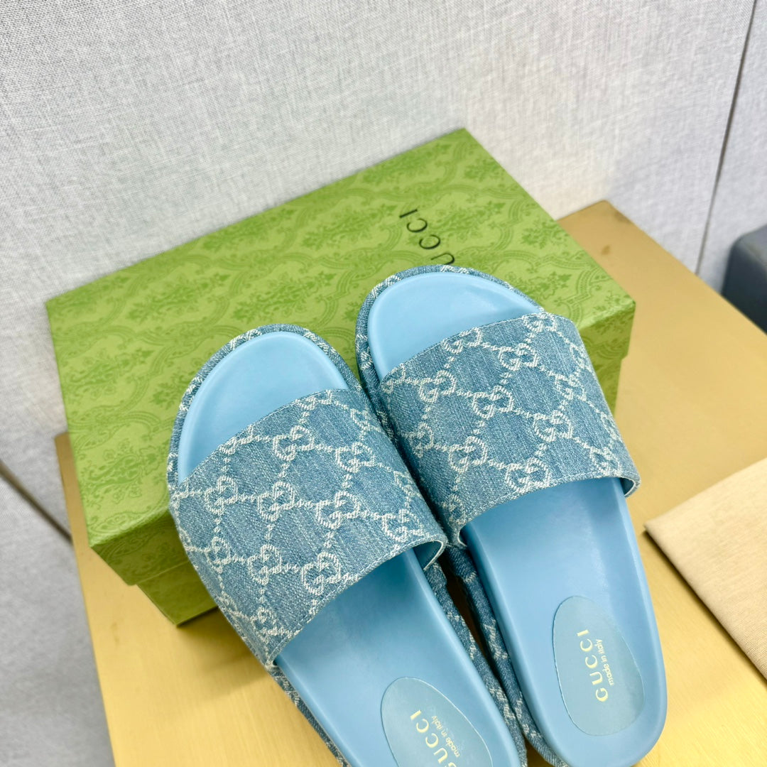 GUCCI PLATFORM SLIDE SANDAL SKY CANVAS