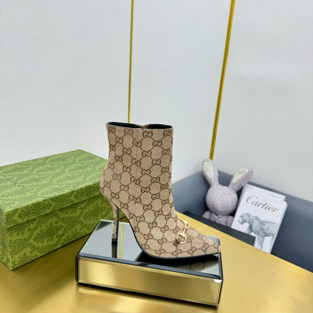 GUCCI HORSEBIT ANKLE BOOT IN TAN BEIGE MONOGRAM CANVAS