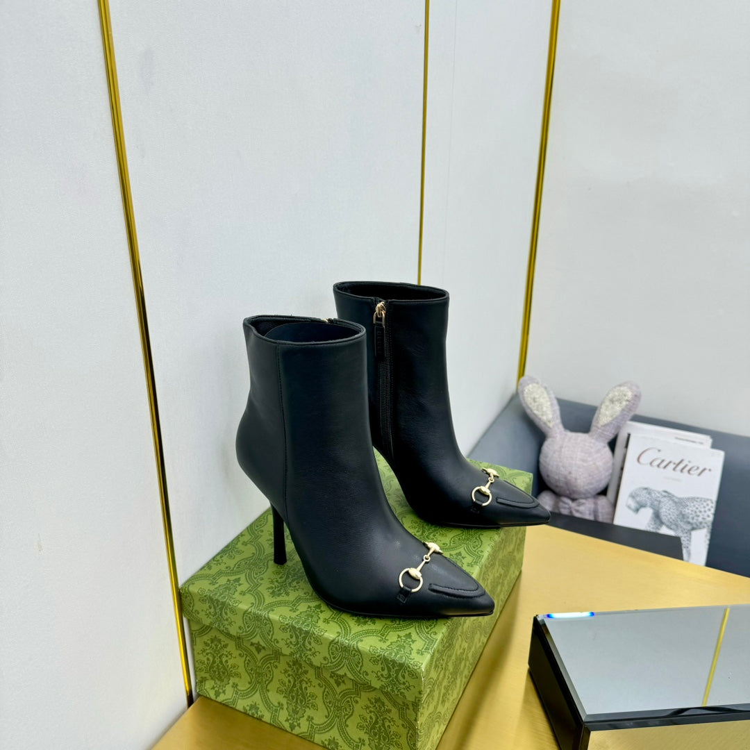 GUCCI HORSEBIT ANKLE BOOT IN BLACK SHEEPSKIN