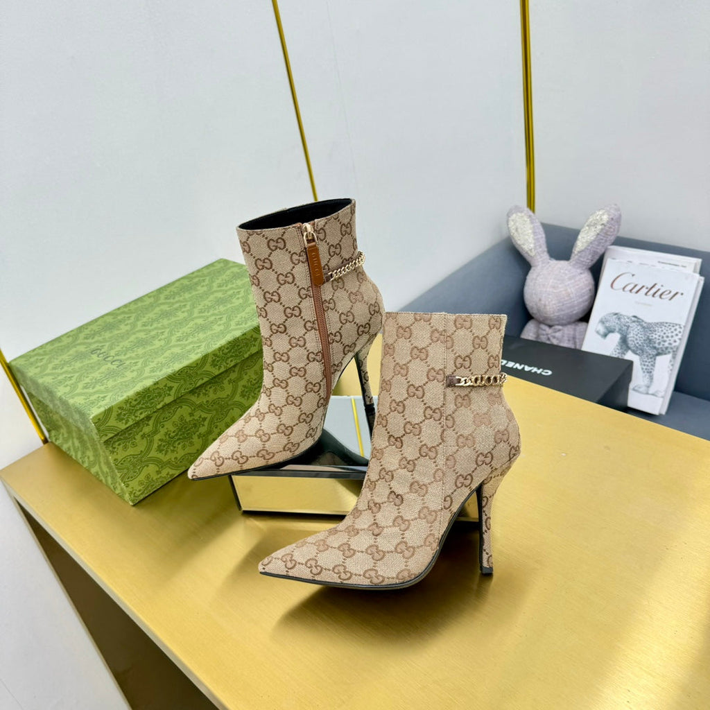 GUCCI SIGNORIA ANKLE BOOT IN TAN BEIGE MONOGRAM CANVAS