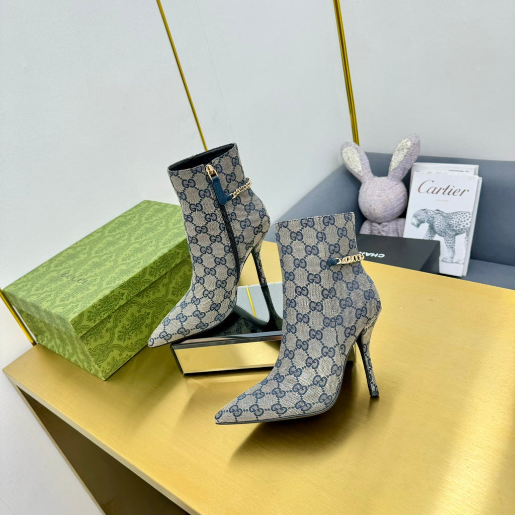 GUCCI SIGNORIA ANKLE BOOT IN PALE GRAY MONOGRAM CANVAS