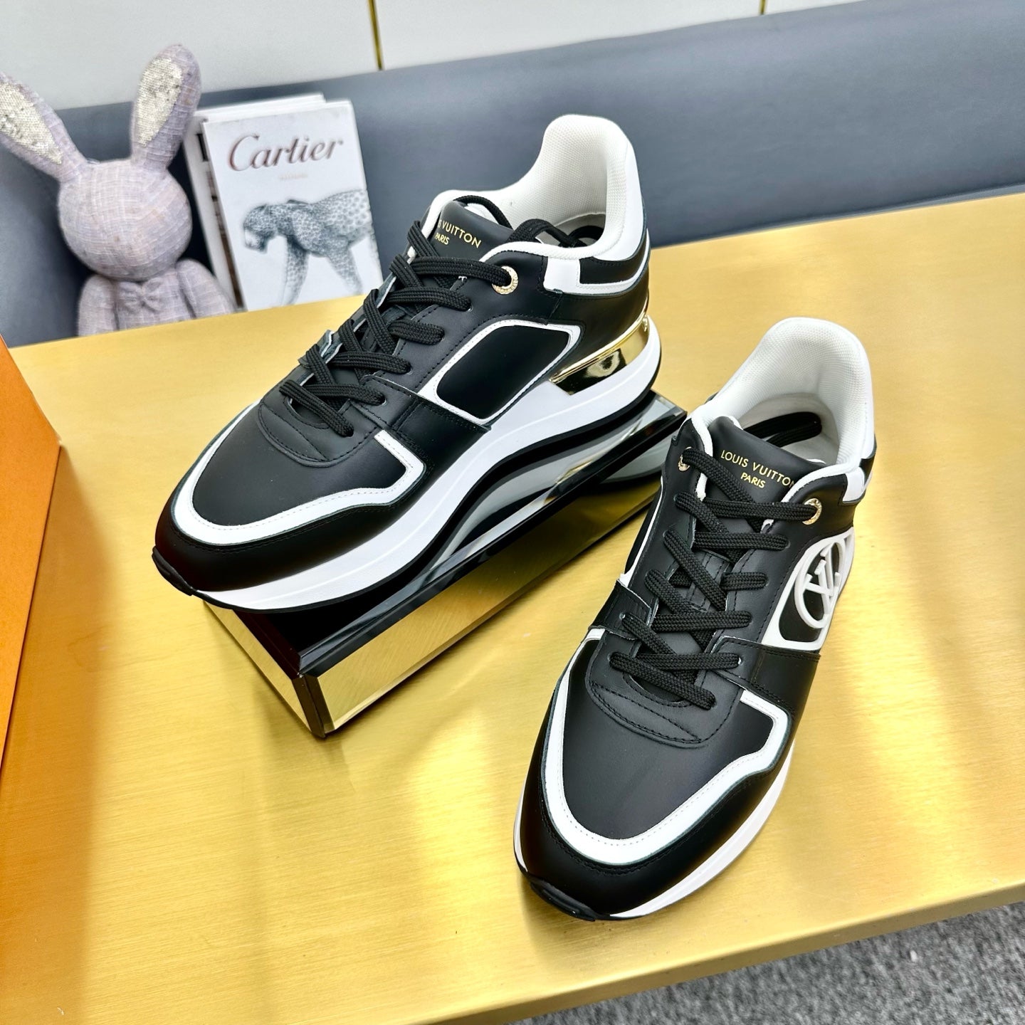 LOUIS VUITTON NEO RUN AWAY SNEAKER IN BLACK MIX WHITE CALFSKIN