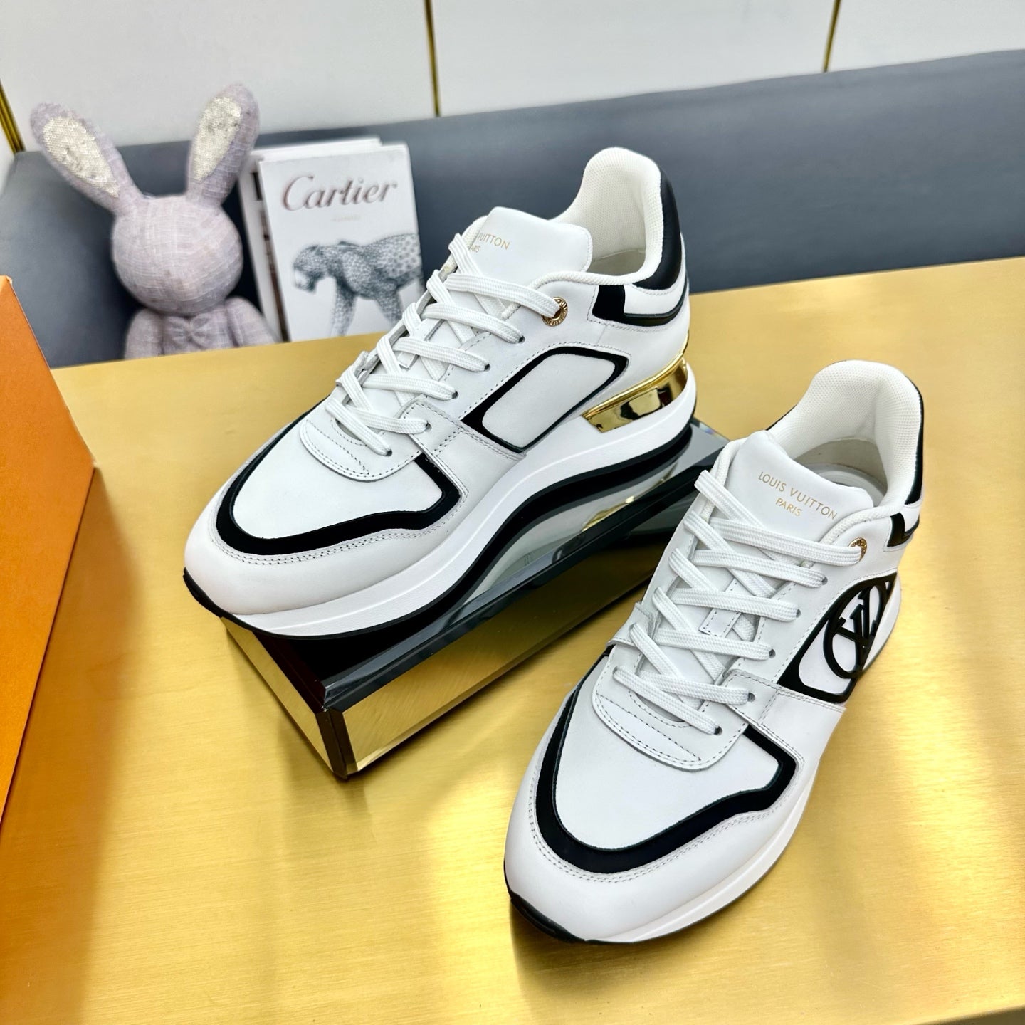 LOUIS VUITTON NEO RUN AWAY SNEAKER IN WHITE MIX BLACK CALFSKIN