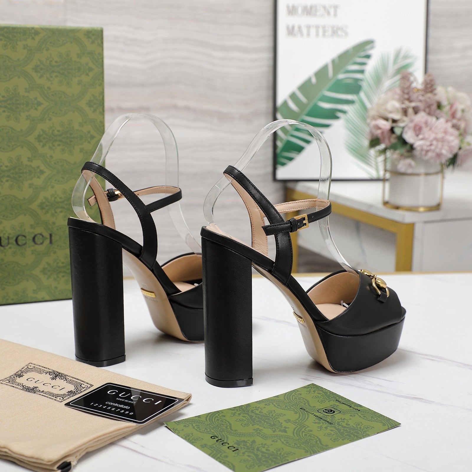 GUCCI Sandales Cuir Noir Black