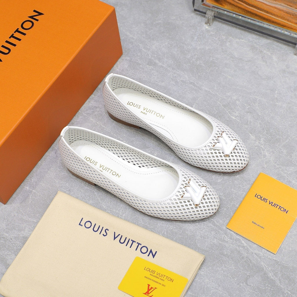 LOUIS VUITTON LV WOMEN'S BALLET FLAT IN WHITE CALFSKIN WITH PERFORATION CRAFTMANSHIP
