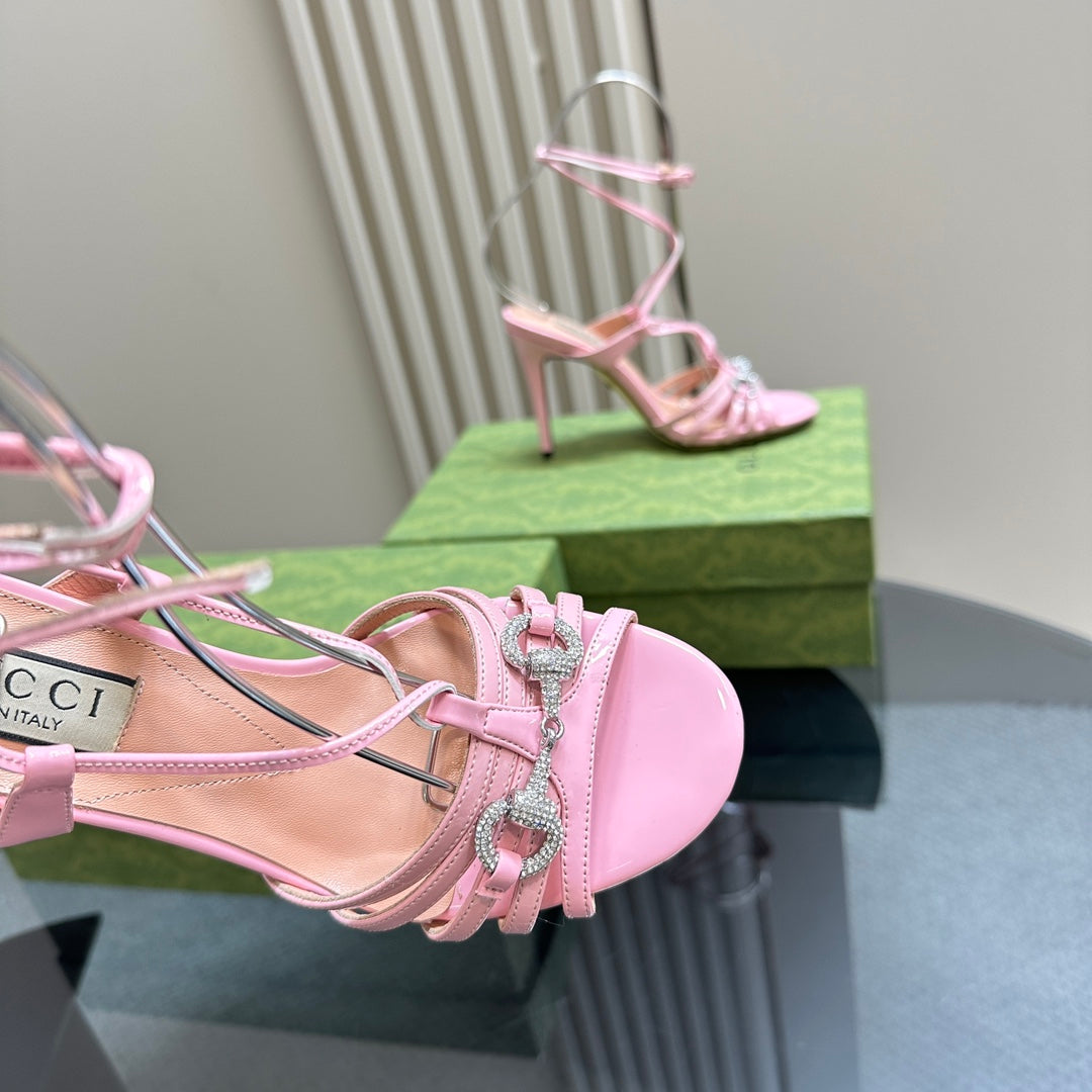 GUCCI CRYSTAL HORSEBIT STRAPPY SANDAL 10.5CM IN LIGHT PINK PATENT LEATHER