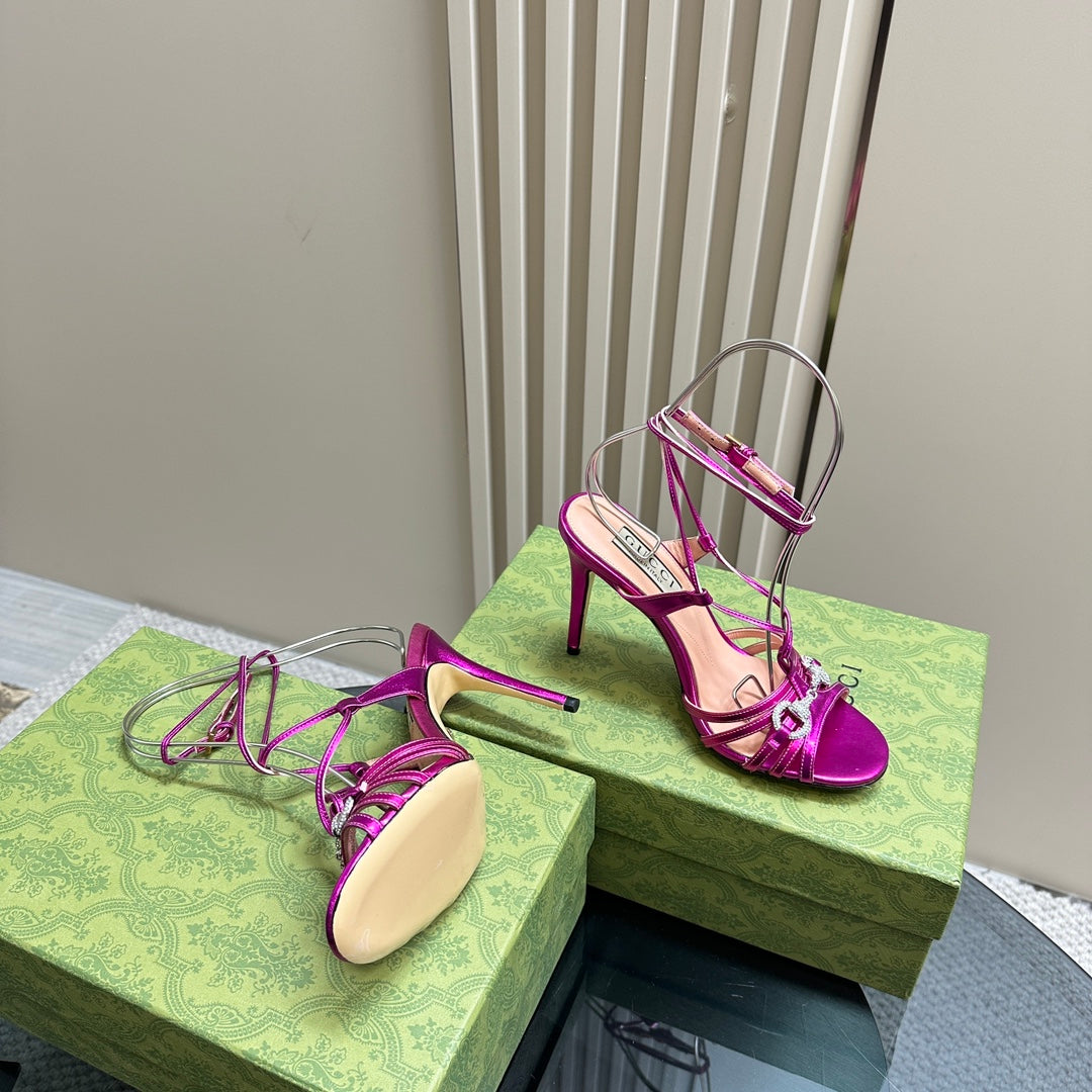GUCCI CRYSTAL HORSEBIT STRAPPY SANDAL 10.5CM IN HOT PINK PATENT LEATHER