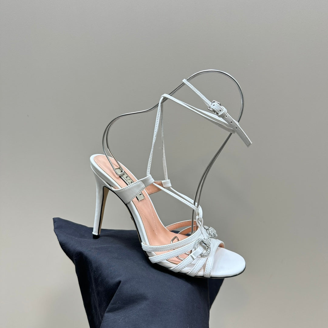GUCCI CRYSTAL HORSEBIT STRAPPY SANDAL 10.5CM IN WHITE PATENT LEATHER