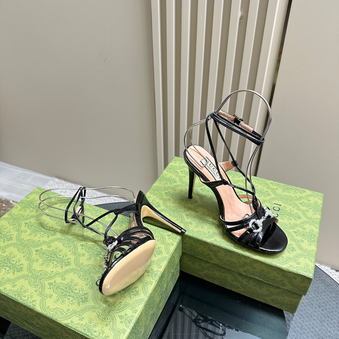 GUCCI CRYSTAL HORSEBIT STRAPPY SANDAL 10.5CM IN BLACK PATENT LEATHER