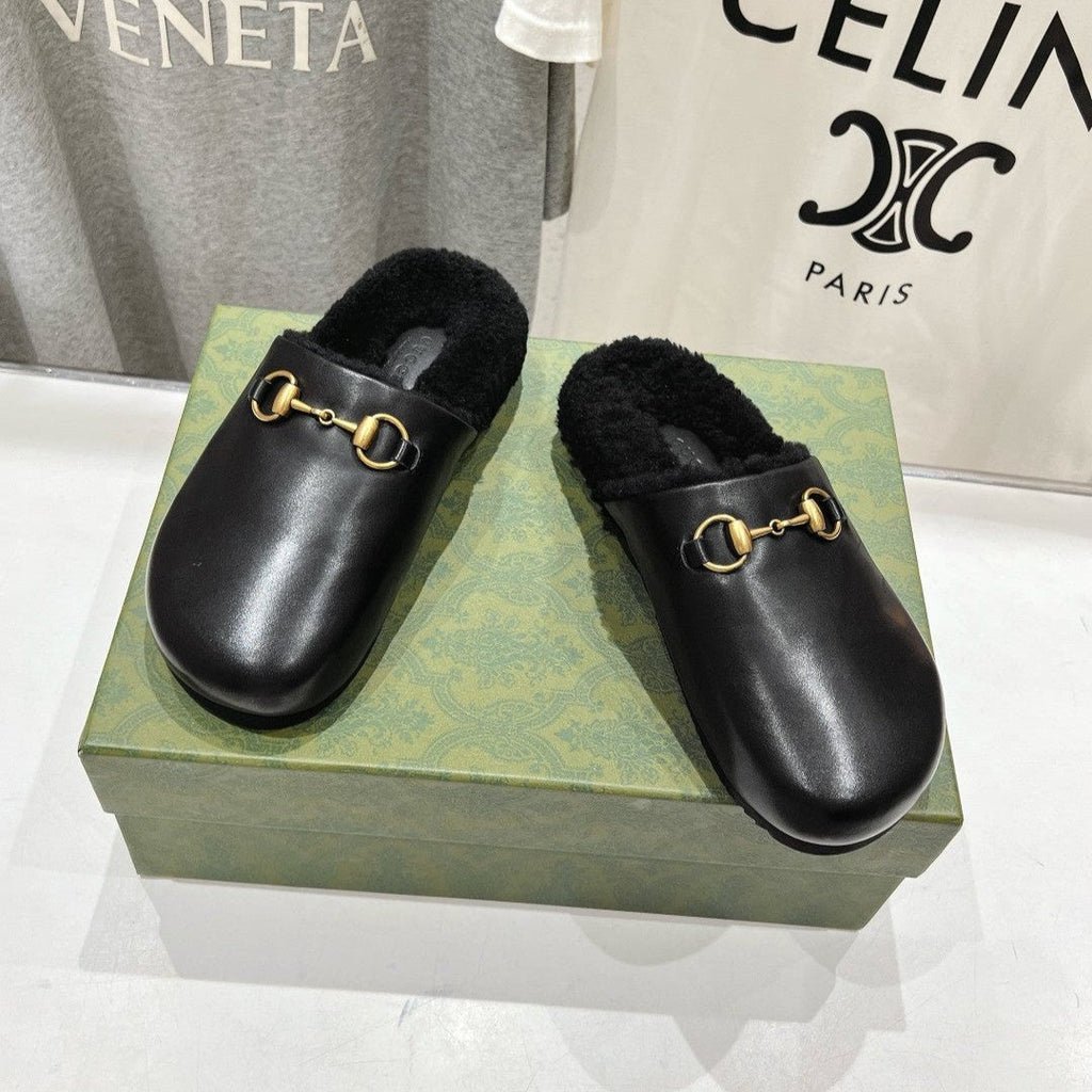 GUCCI HORSEBIT MULE IN BLACK CALFSKIN AND FLEECE LINING