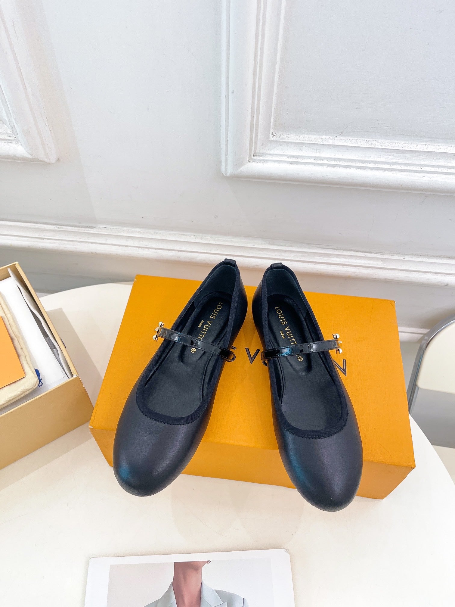 LOUIS VUITTON LV WOMEN ROMY FLAT BALLERINA IN BLACK METALLIC LAMBSKIN