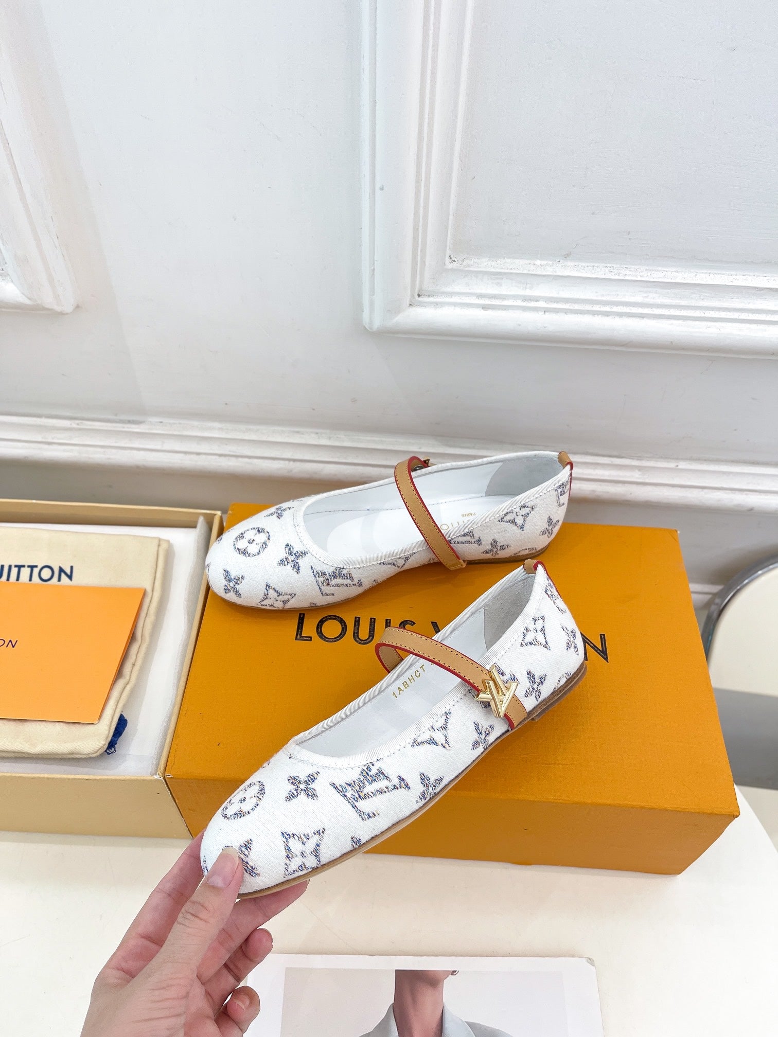 LOUIS VUITTON LV WOMEN ROMY FLAT BALLERINA IN WHITE MONOGRAM JACQUARD